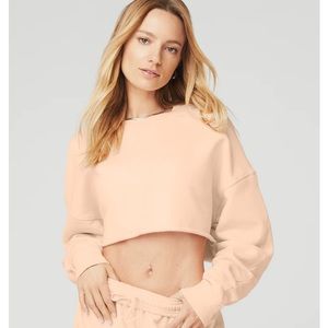 NWT Alo Extreme Crop Sweatshirt in Peachy Glow, size S